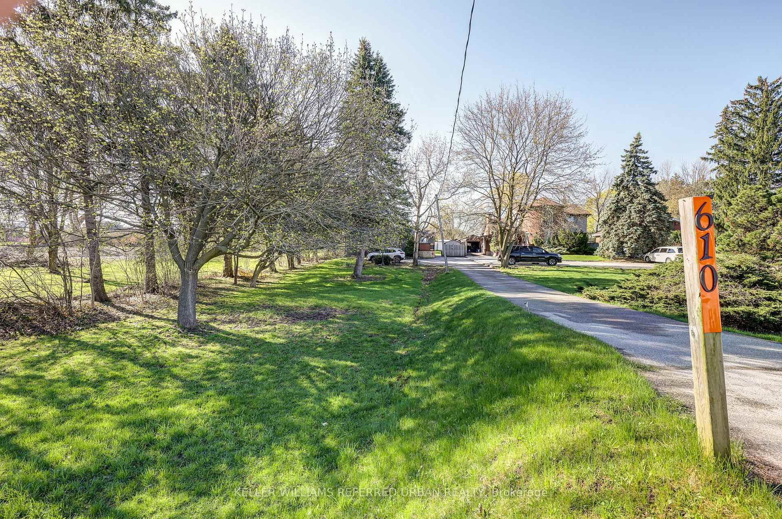 610 Commissioners Road W - Photo 13