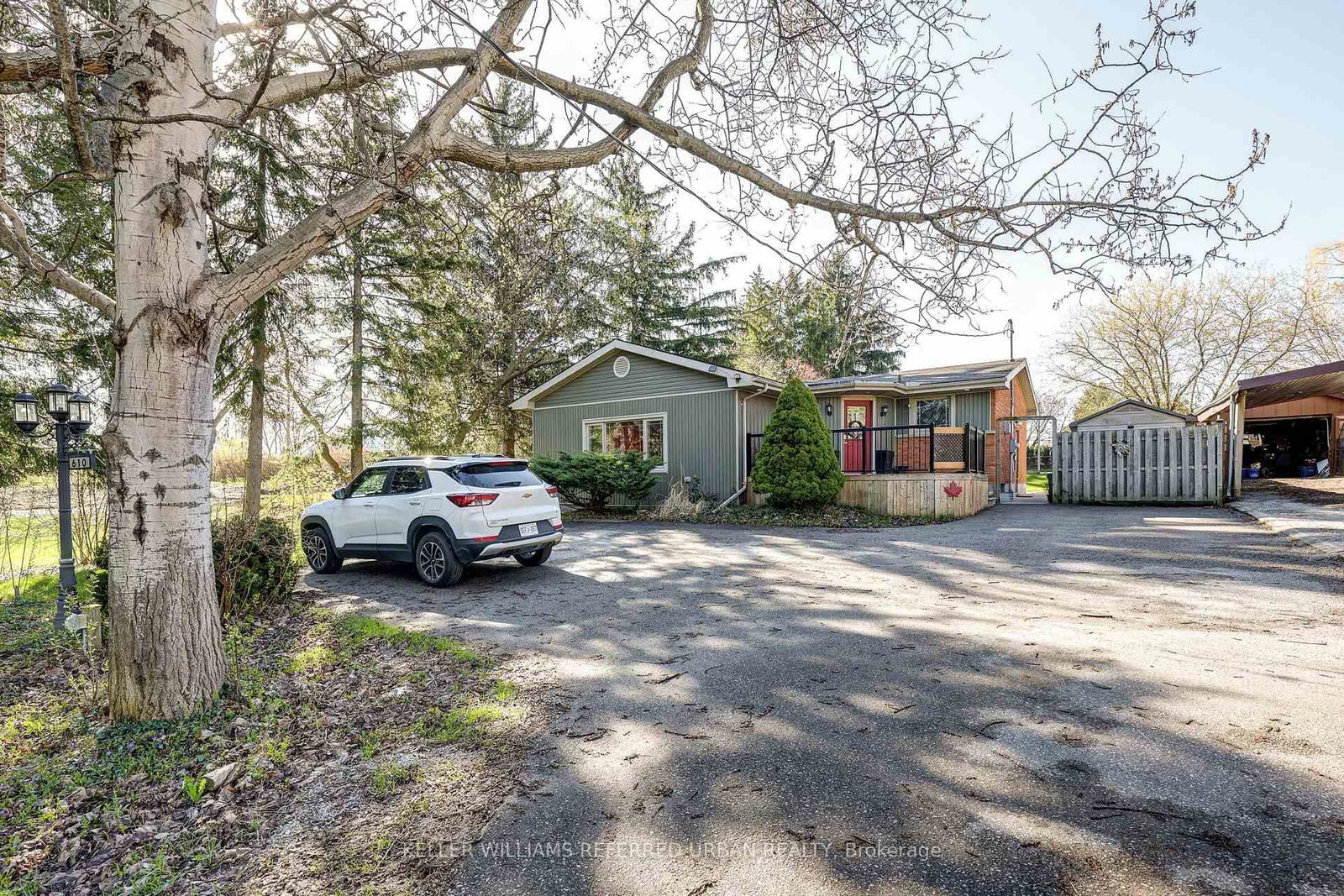 610 Commissioners Road W - Photo 18