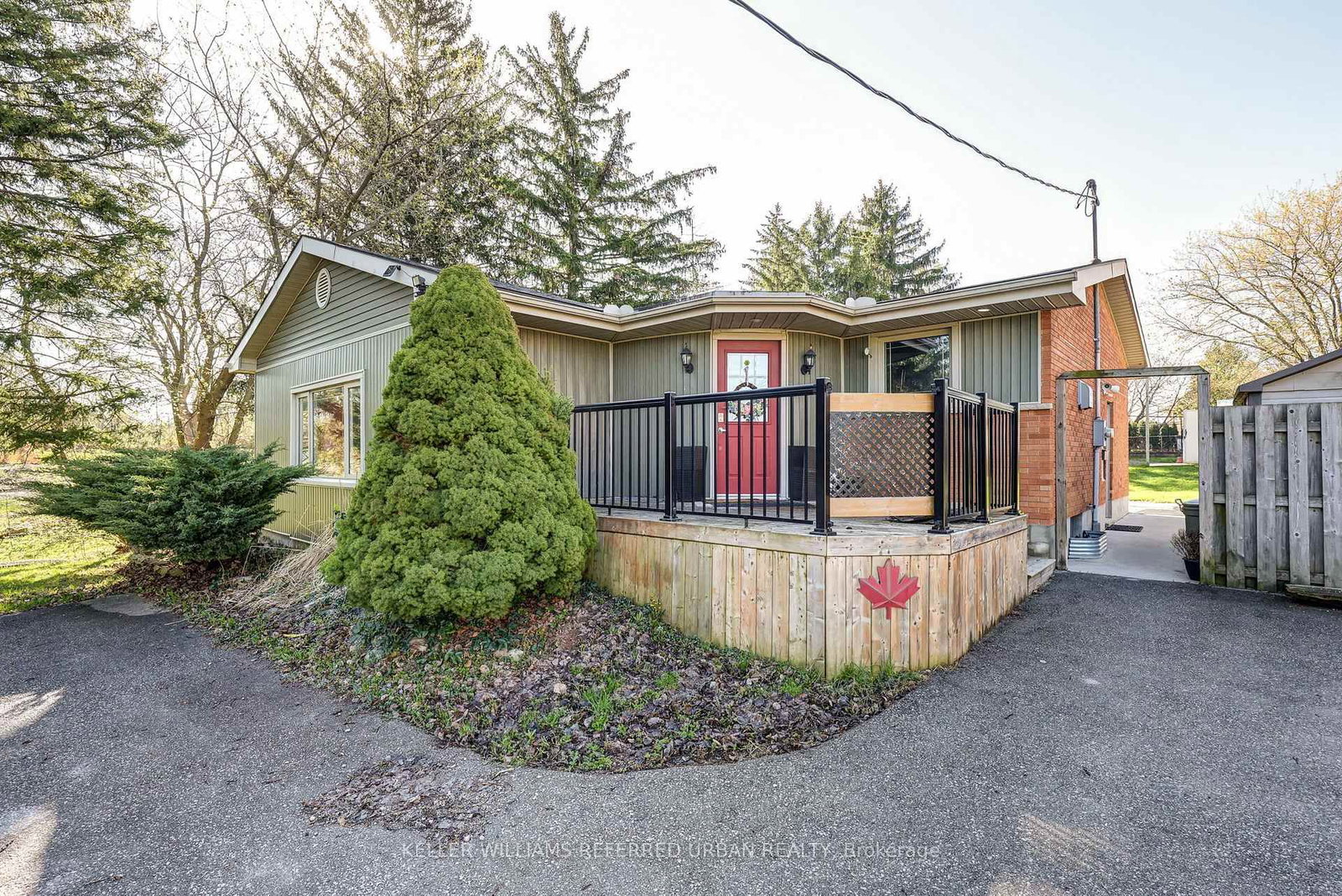 610 Commissioners Road W - Photo 20