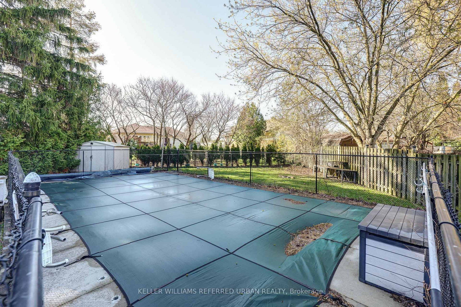 610 Commissioners Road W - Photo 28