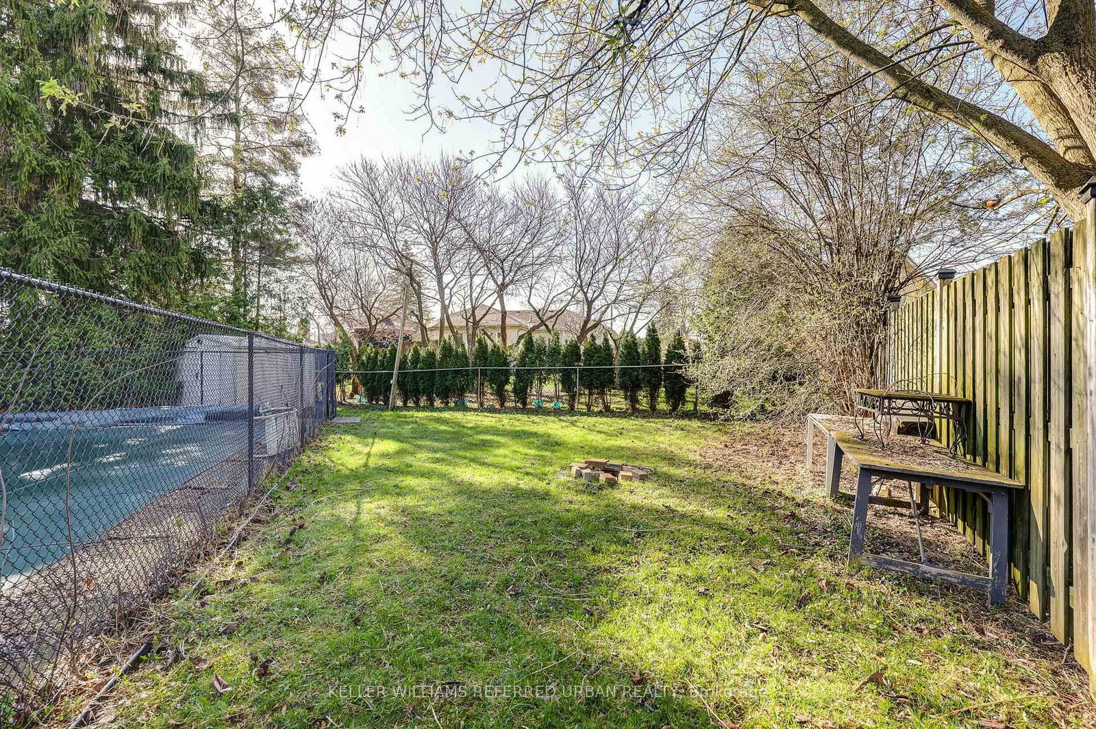 610 Commissioners Road W - Photo 29