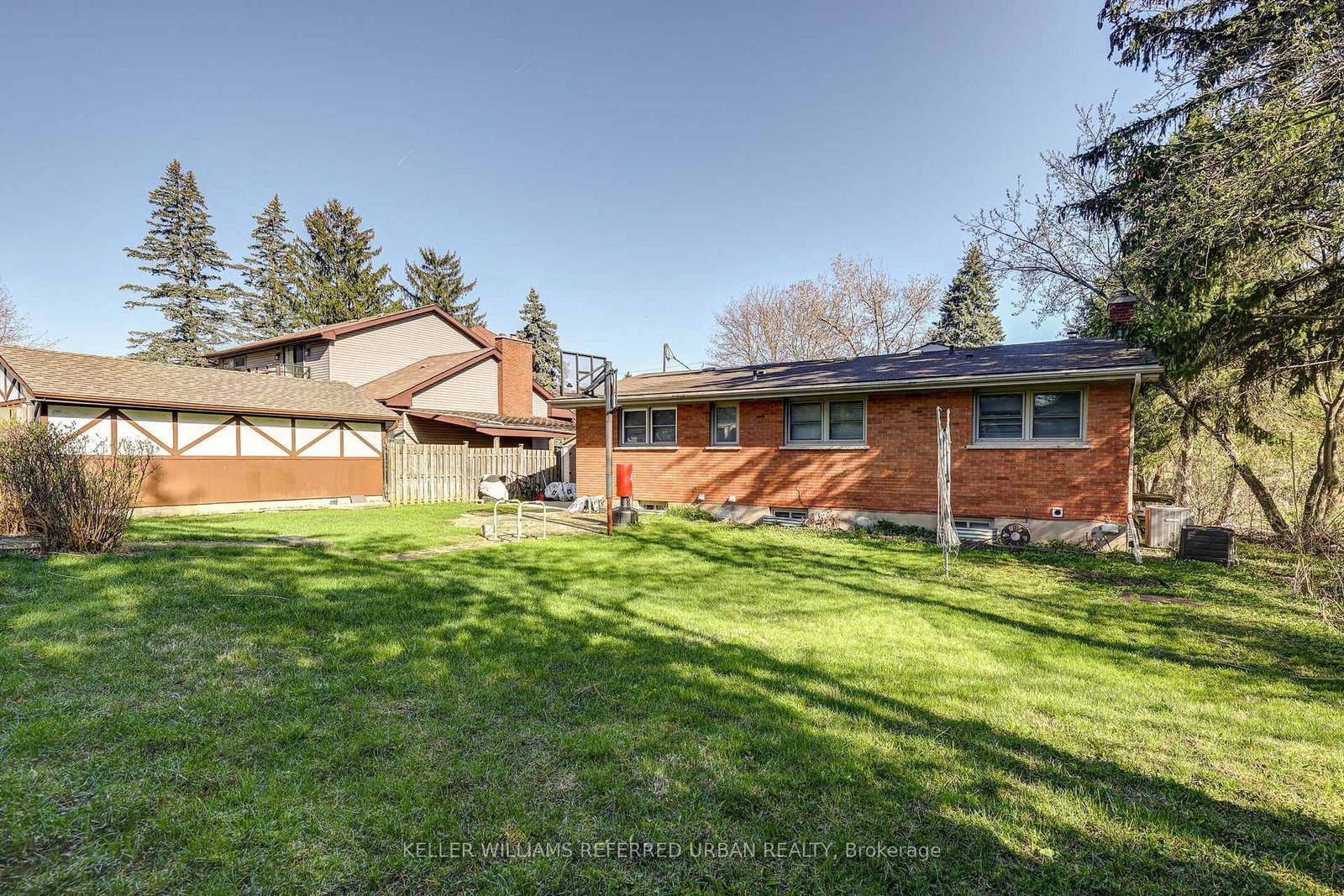 610 Commissioners Road W - Photo 34