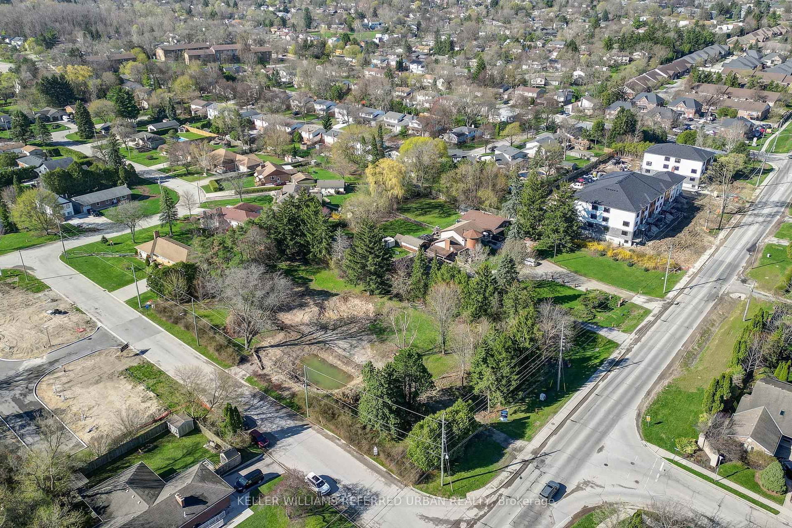 610 Commissioners Road W - Photo 7