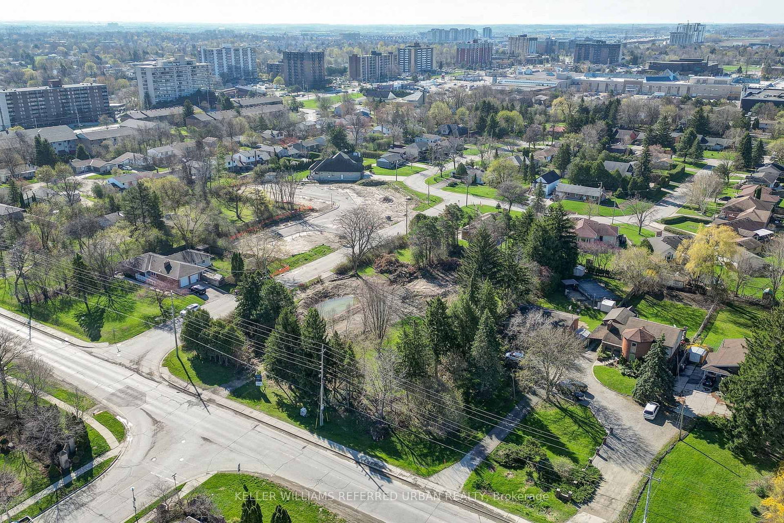 610 Commissioners Road W - Photo 8