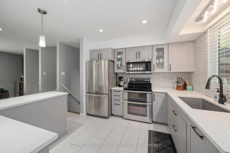 93 St Lawrence Blvd, London South, N6J 2X2 | Image 3