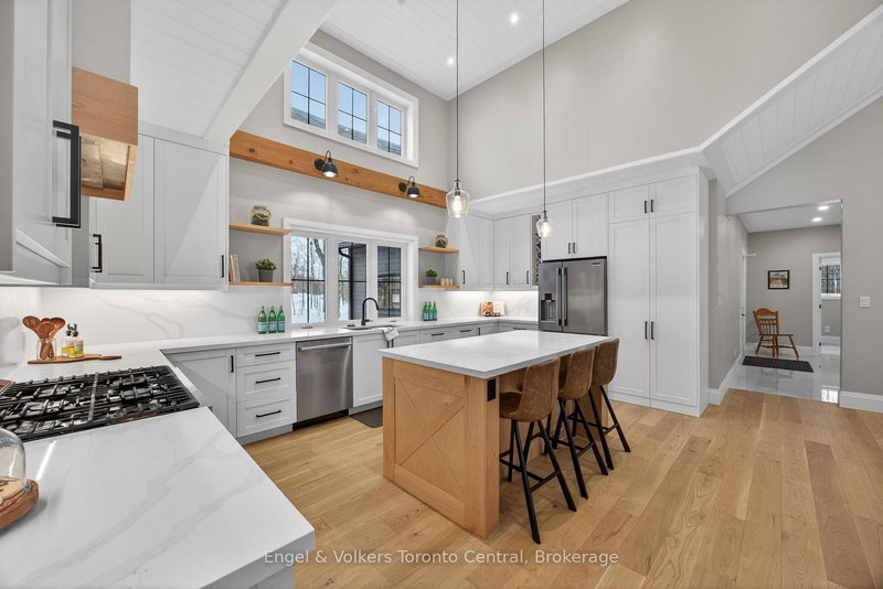 1107 Xavier St, Gravenhurst, P0E 1G0 | Image 3