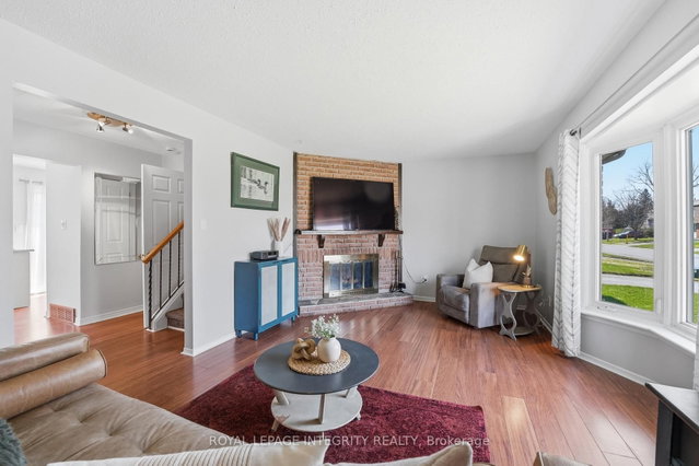 776 Vinette Crescent