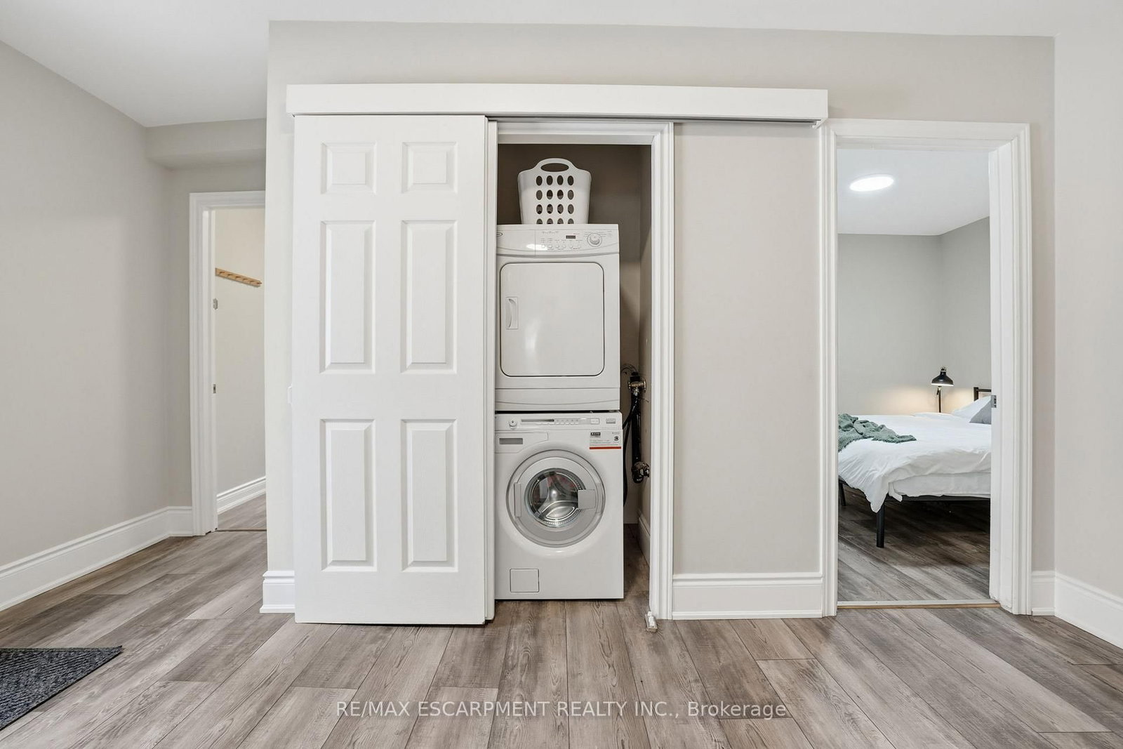 390 Hunter Street W - Photo 13