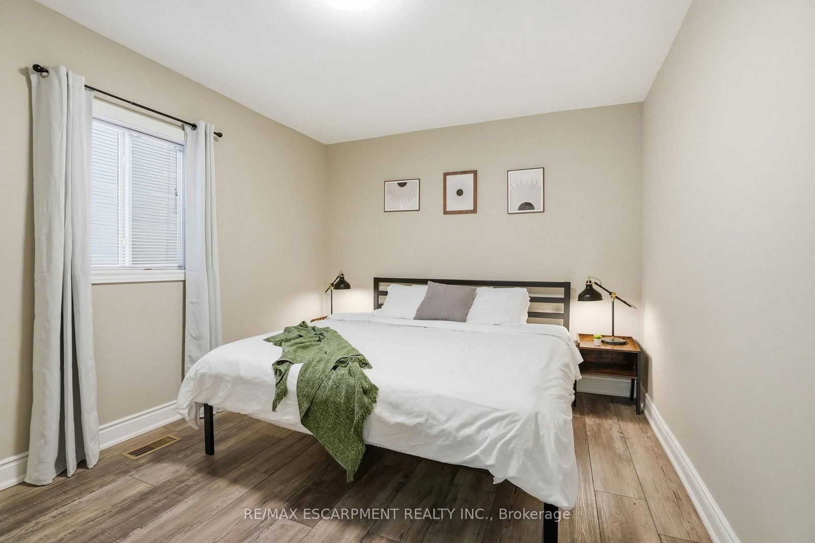 390 Hunter Street W - Photo 14