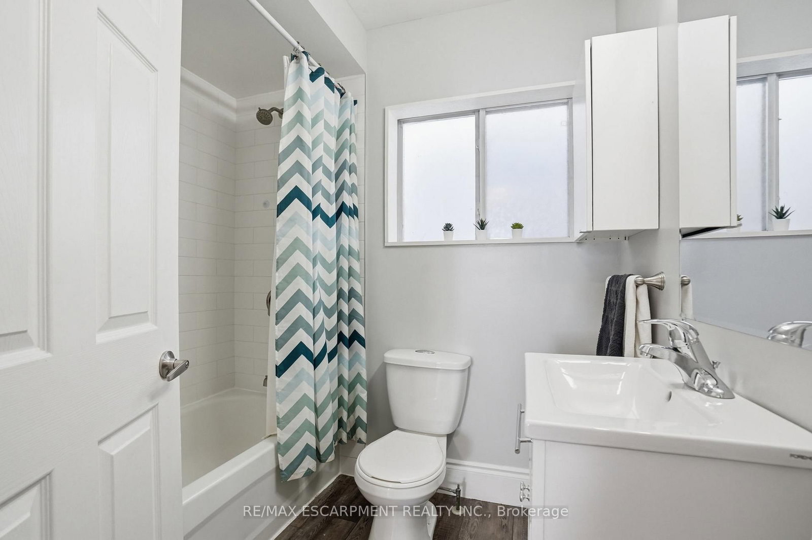 390 Hunter Street W - Photo 19