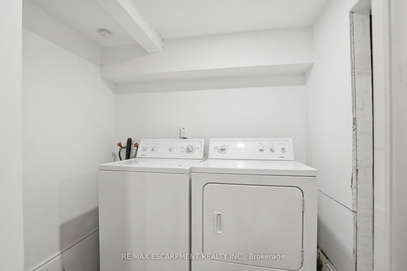 390 Hunter Street W - Photo 24