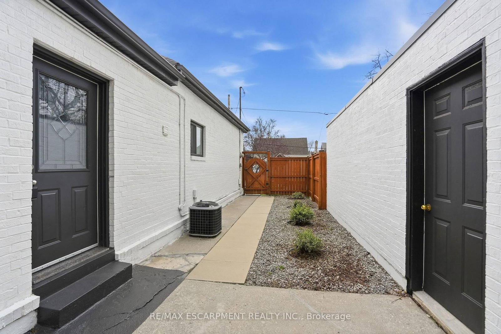 390 Hunter Street W - Photo 30