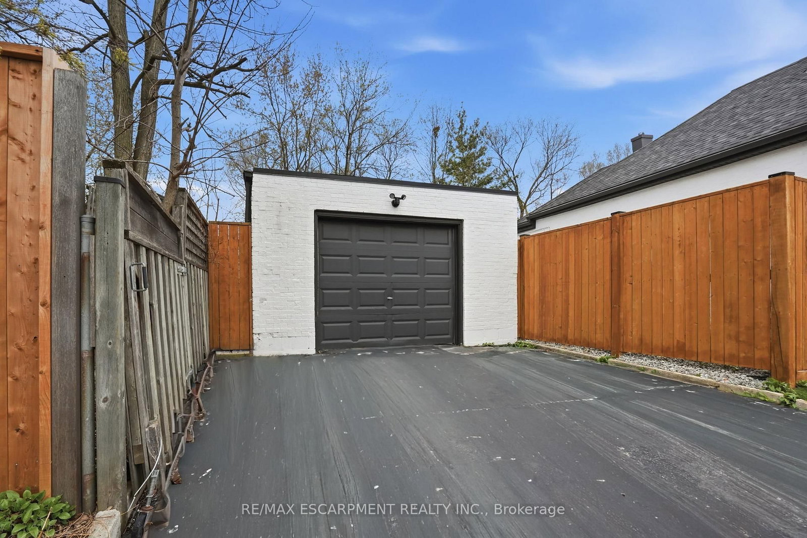 390 Hunter Street W - Photo 34