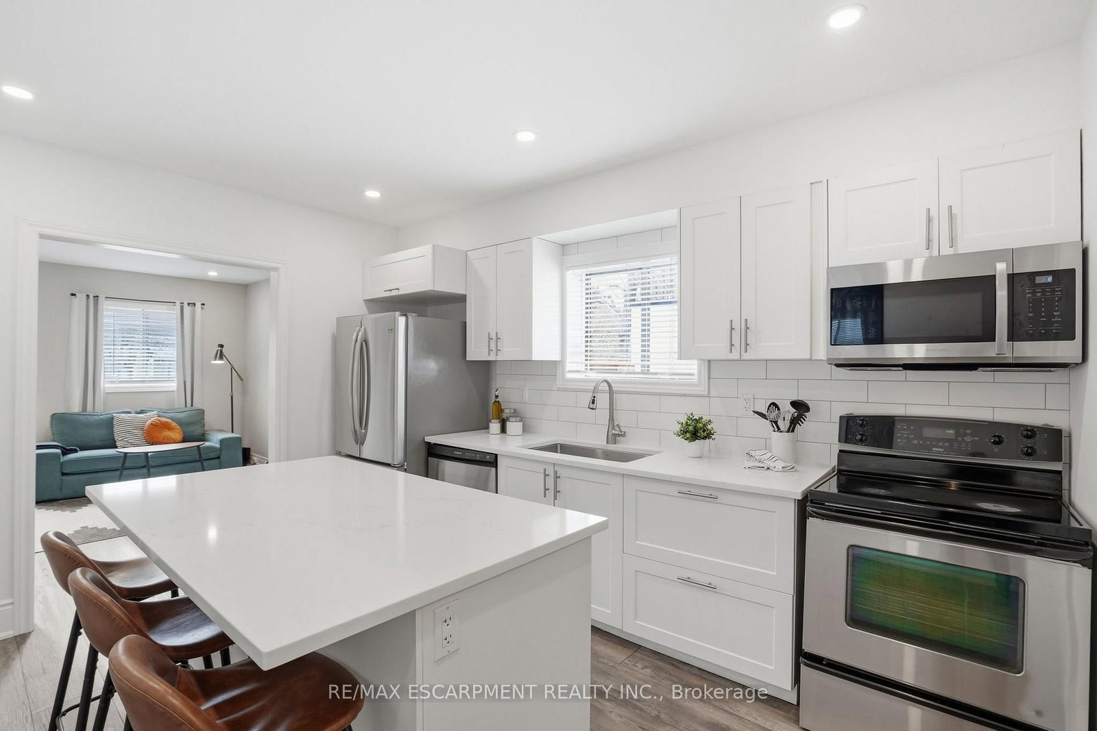 390 Hunter Street W - Photo 7