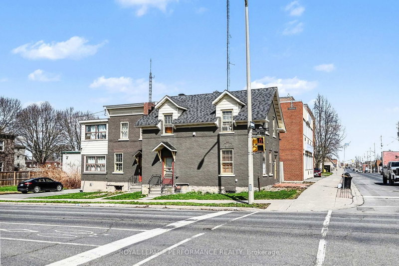 402 Pitt St, Cornwall, K6J 3R2 | Image 2