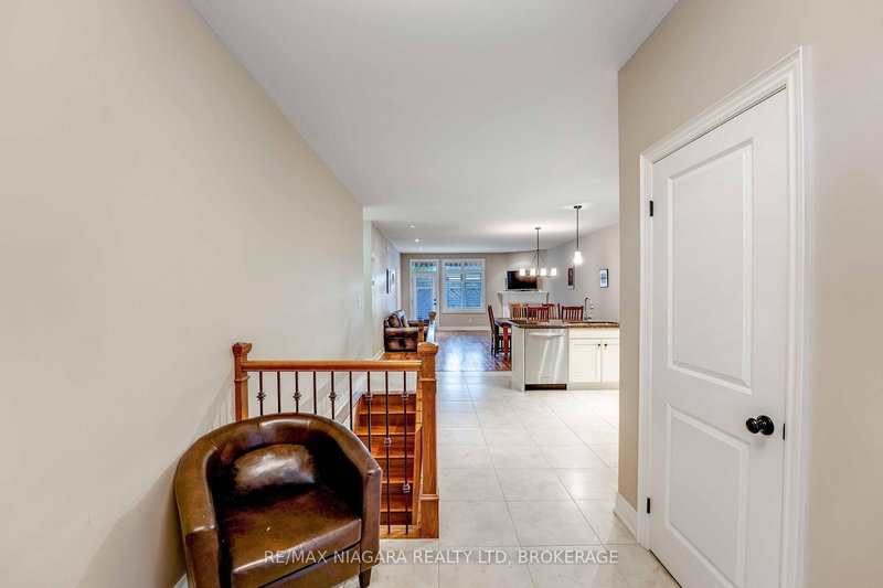 24 EMERALD COMMON, St. Catharines, L2M 0A7 | Image 2