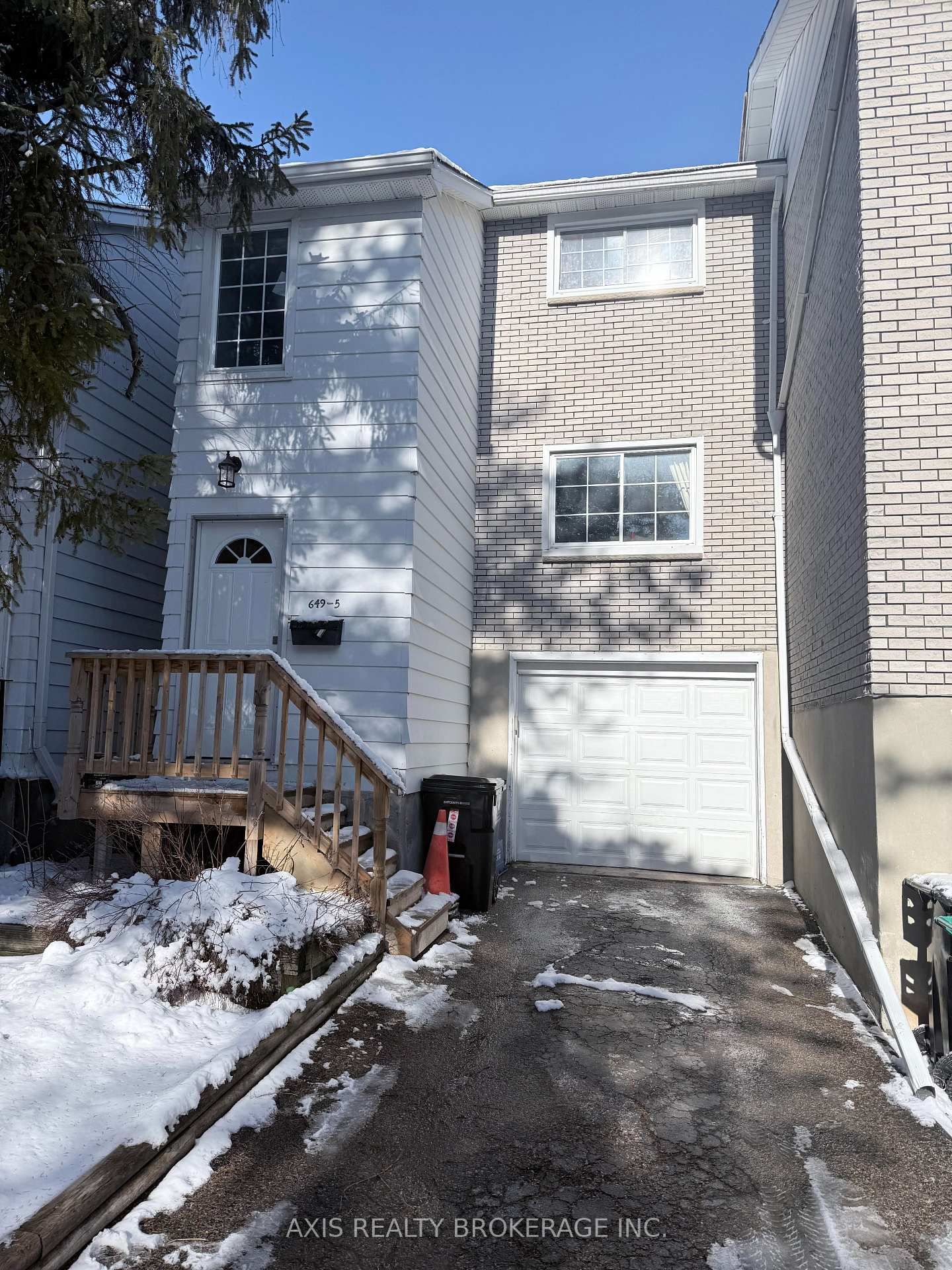 649 Albert Street, Unit 5