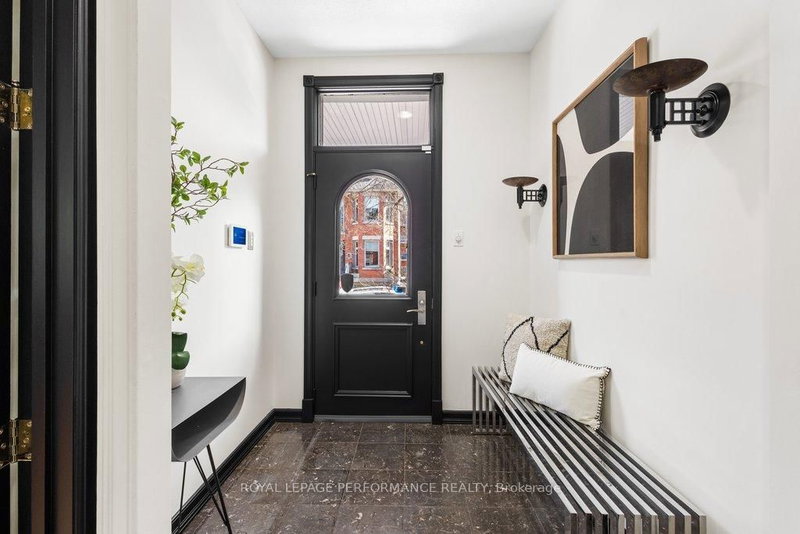 35 Waverley St, Ottawa, K2P 0T7 | Image 3