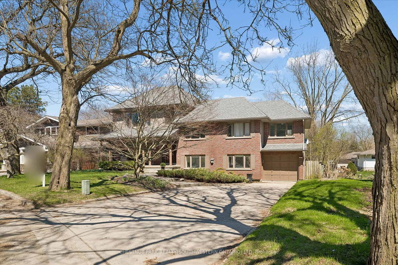 75 Lyon Ave, Guelph, N1H 5C7 | Image 2