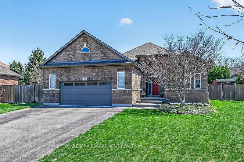 19 Lampman Dr, Pelham, L0S 1C0 | Image 3