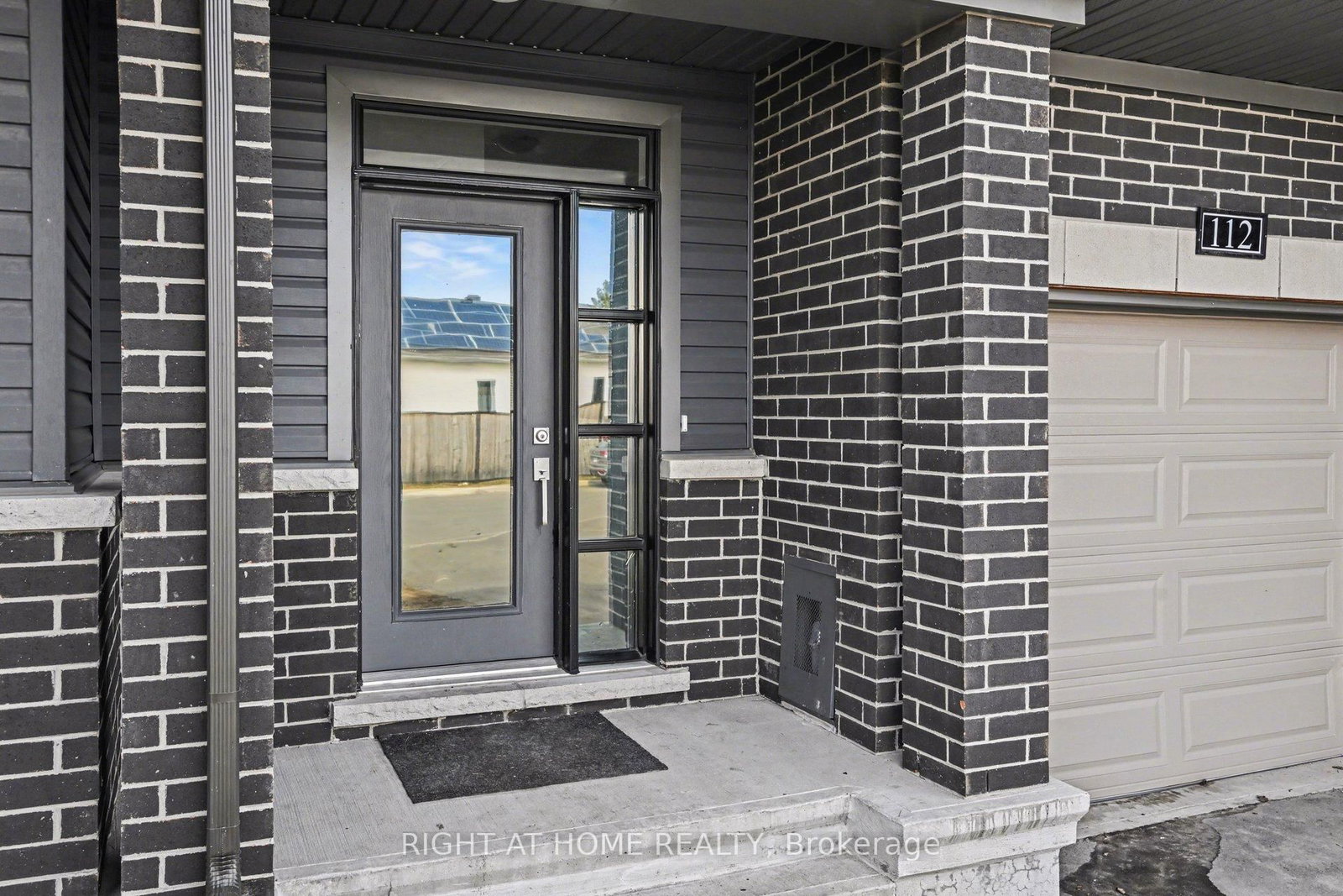 112 Attwell Private - Photo 3