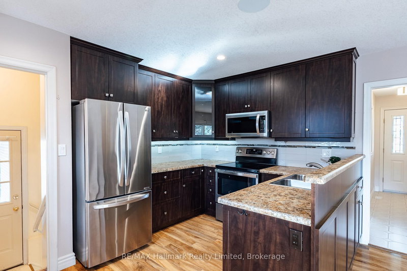 10 Tobey Ave, Guelph, N1E 1Y6 | Image 2