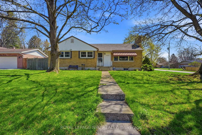 1317 Haist St, Pelham, L0S 1E0 | Image 2