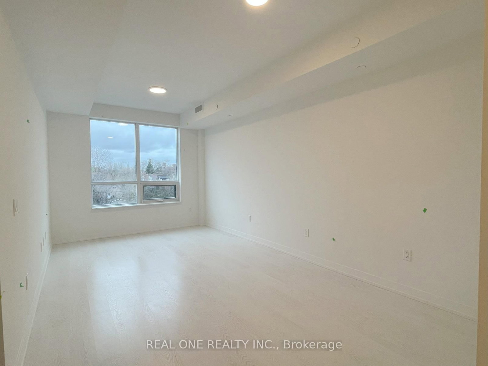 415 Main Street W, Unit 409 - Photo 6