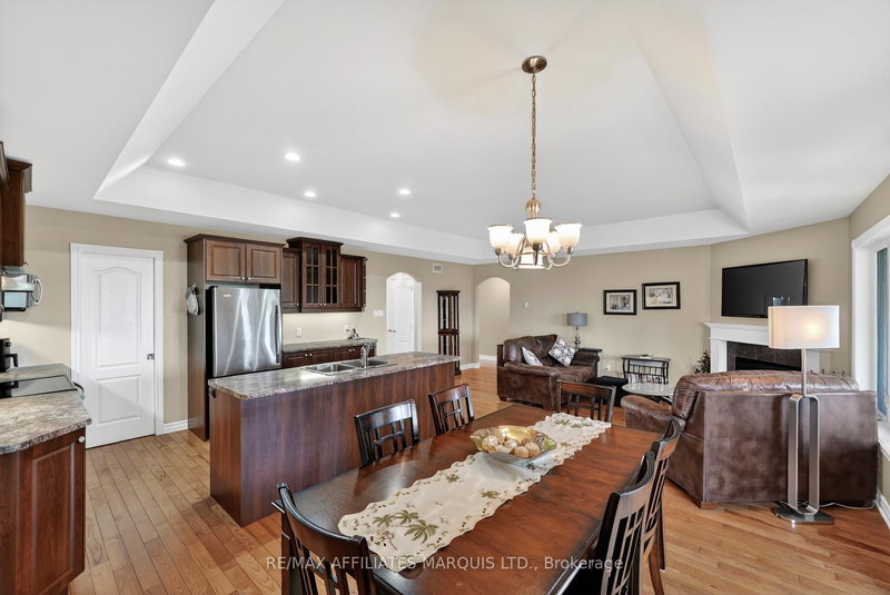 516 Jo Anne Cres, Cornwall, K6H 7H7 | Image 3