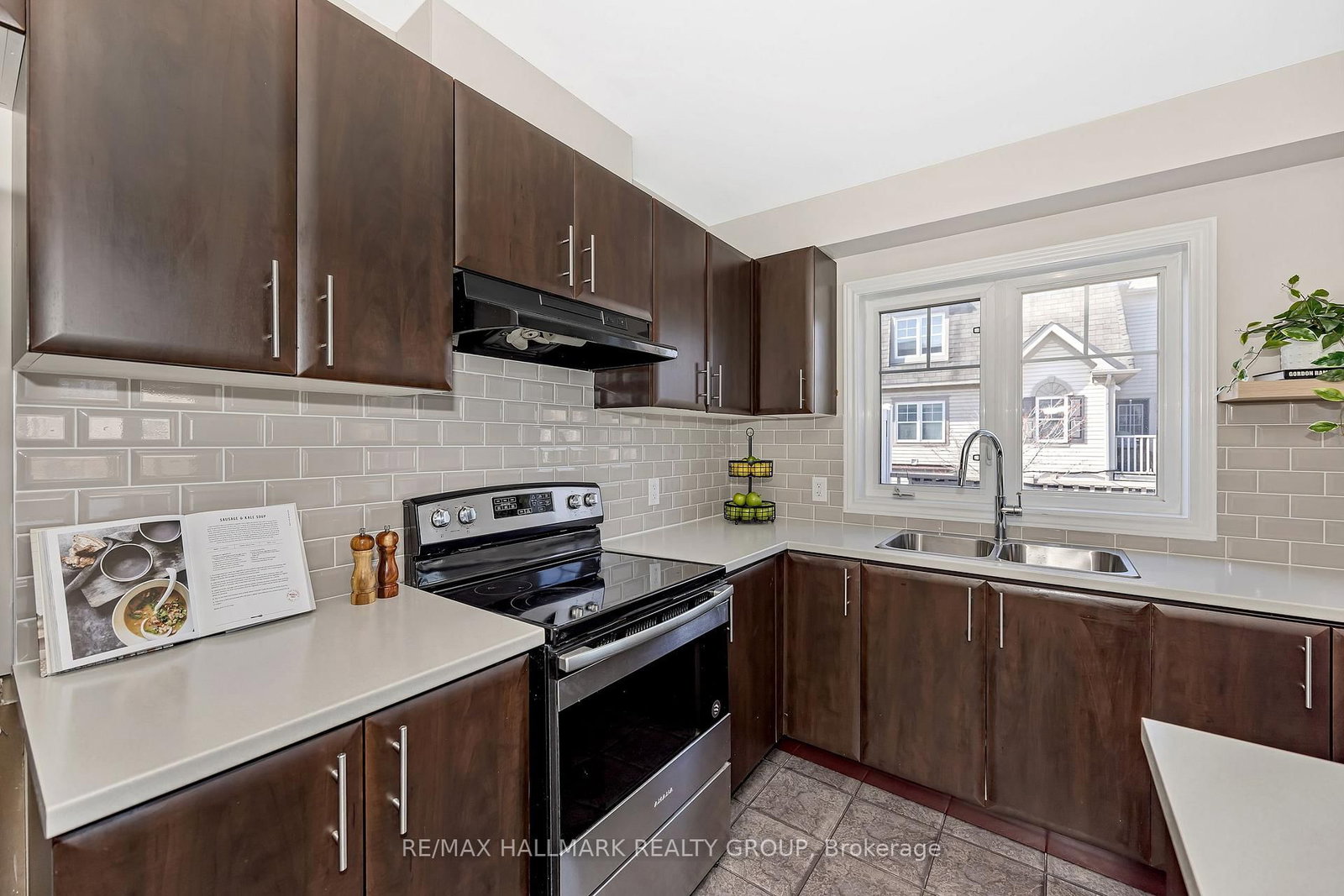 618 Martinique Lane - Photo 18