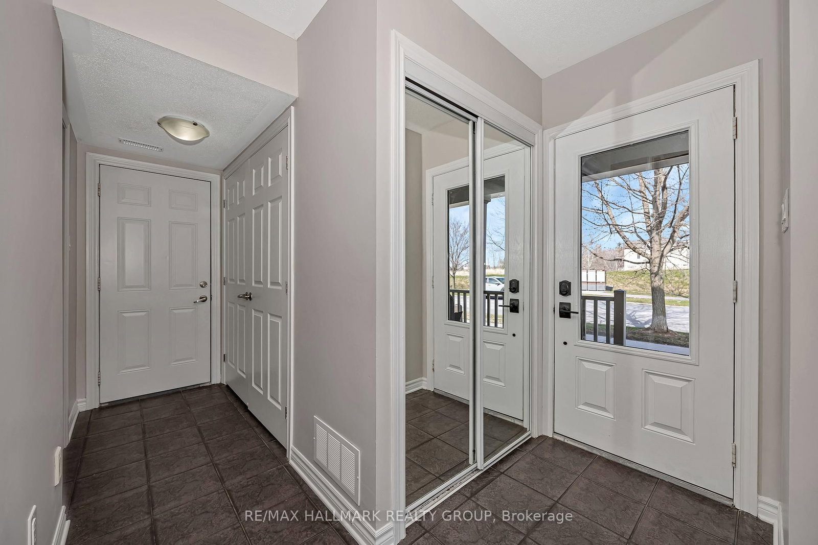 618 Martinique Lane - Photo 3