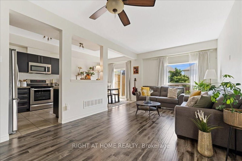 12 - 40 Dartmouth Gate, Hamilton, L8E 0C4 | Image 2