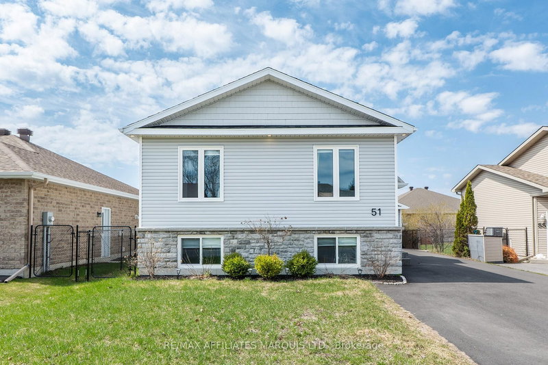51 Forestdale Cres, Cornwall, K6K 1M1 | Image 2