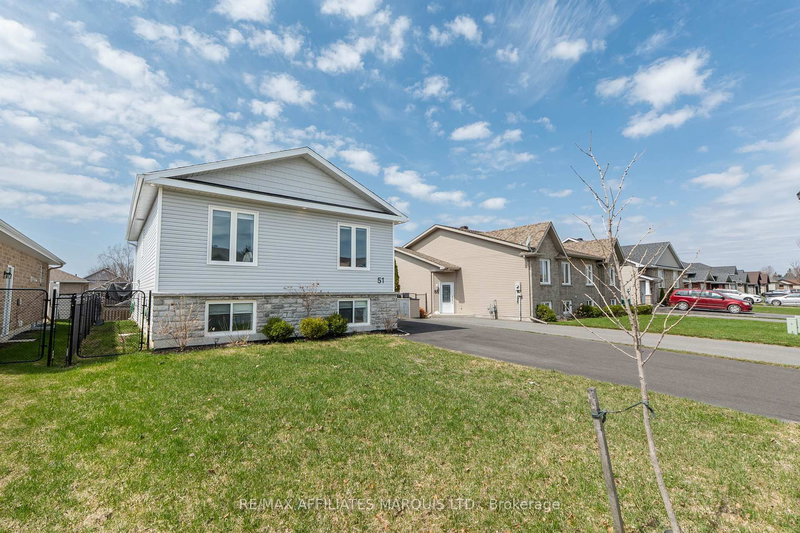 51 Forestdale Cres, Cornwall, K6K 1M1 | Image 3