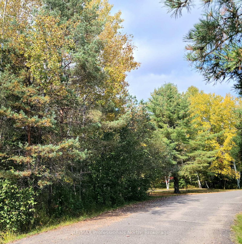 32 - 4 FOX RUN Lane, Huntsville, P1H 1E3 | Image 3