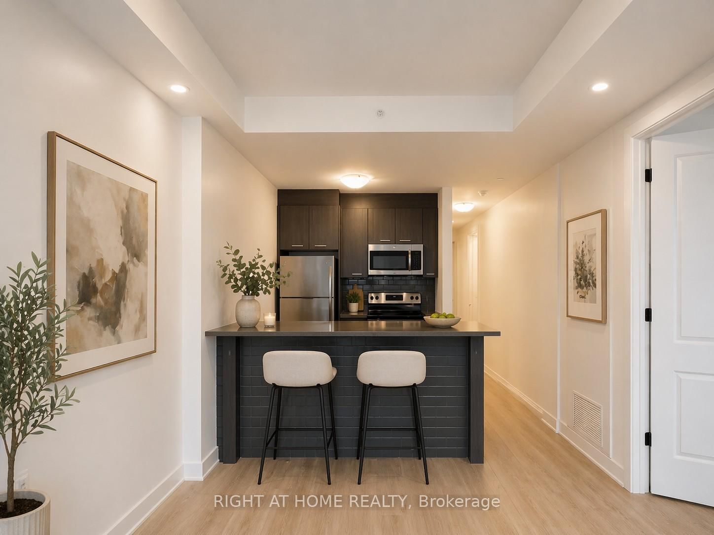 150 Main Street W, Unit 1210 - Photo 3