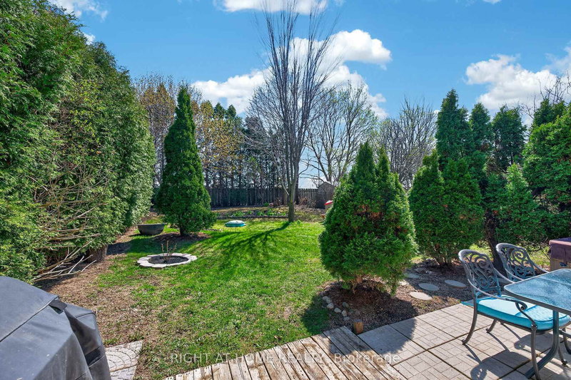 22 Vance Cres, Hamilton, L8B 0B8 | Image 3