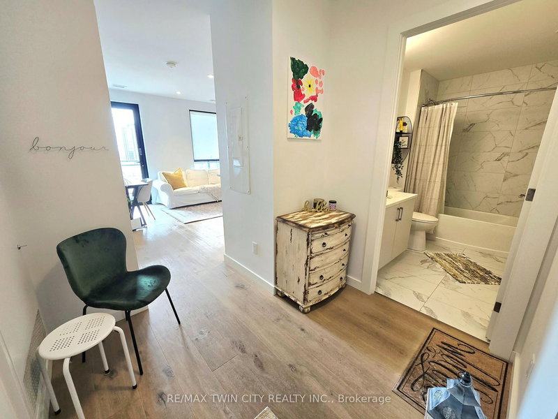 1812 - 181 King St S, Waterloo, N2J 0E7 | Image 2