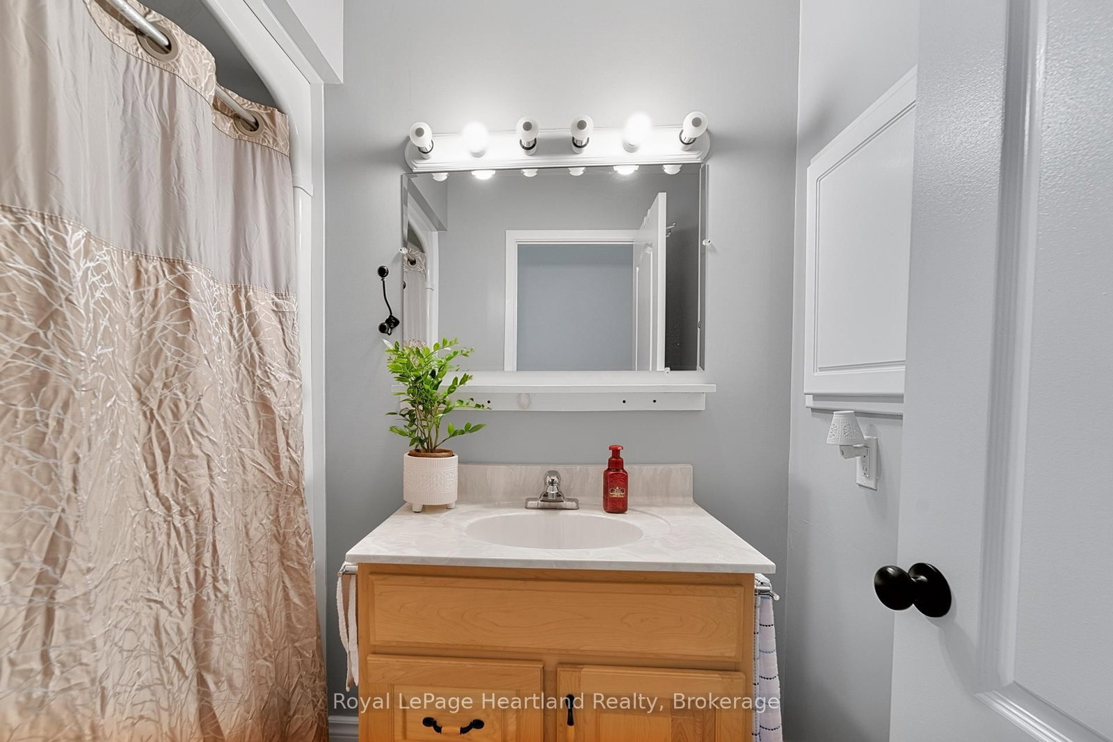 106 Oxford Street - Photo 23