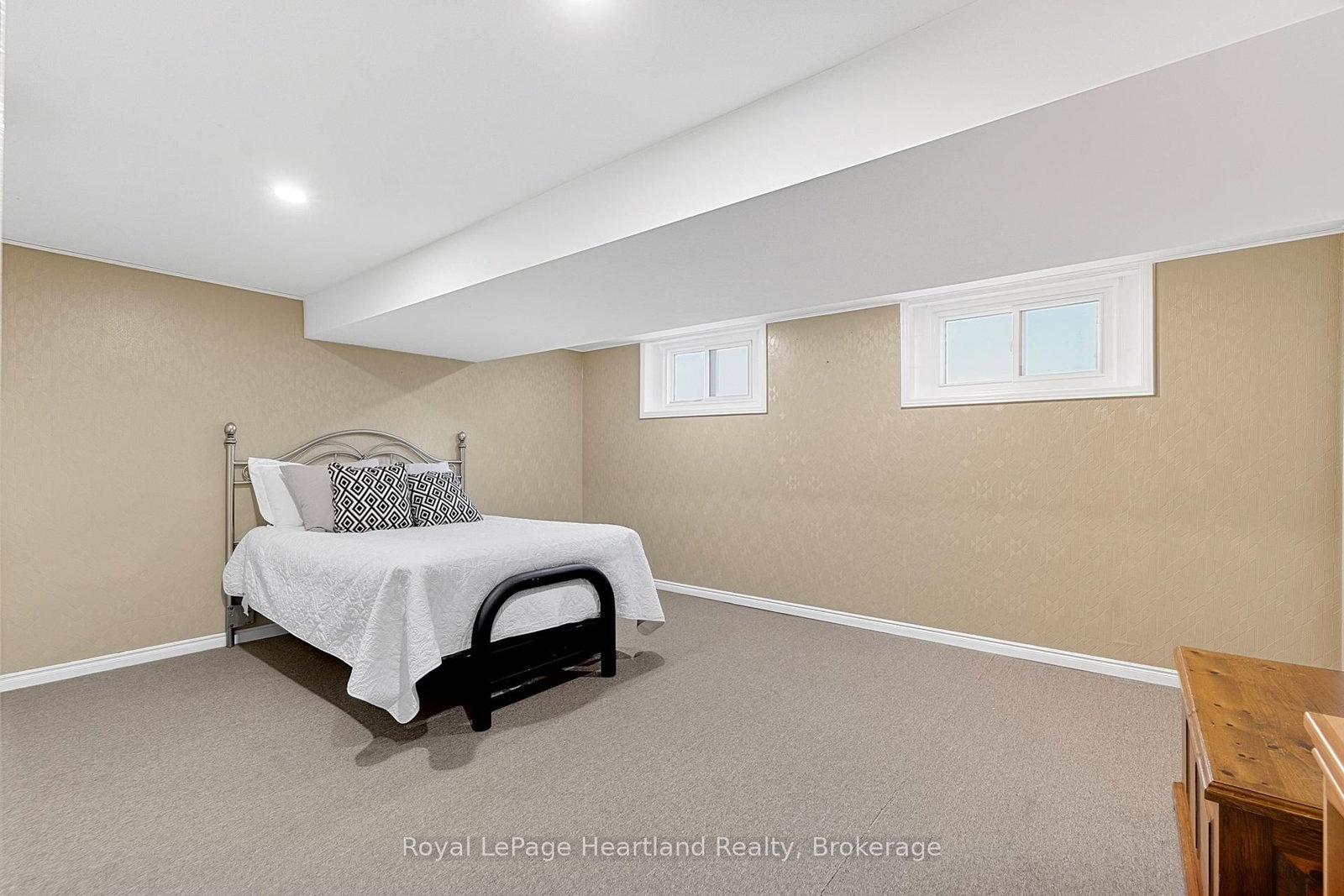 106 Oxford Street - Photo 37