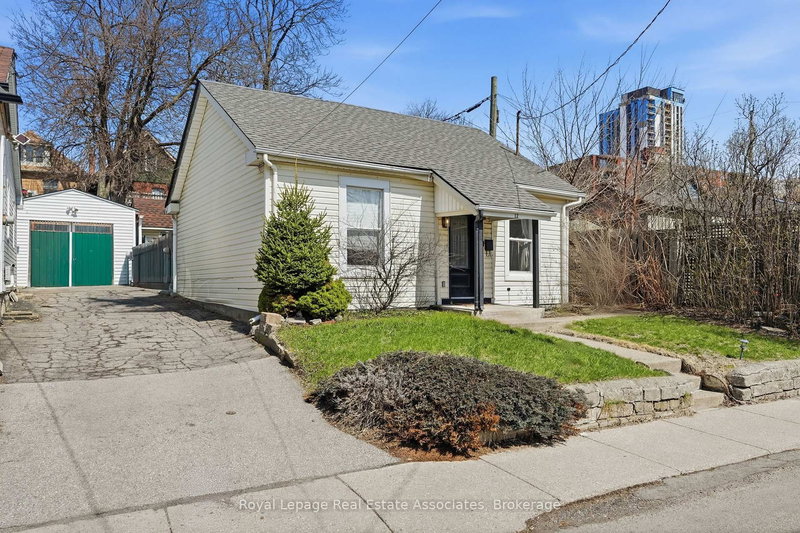 12 Nelson St, Hamilton, L8P 1G3 | Image 3