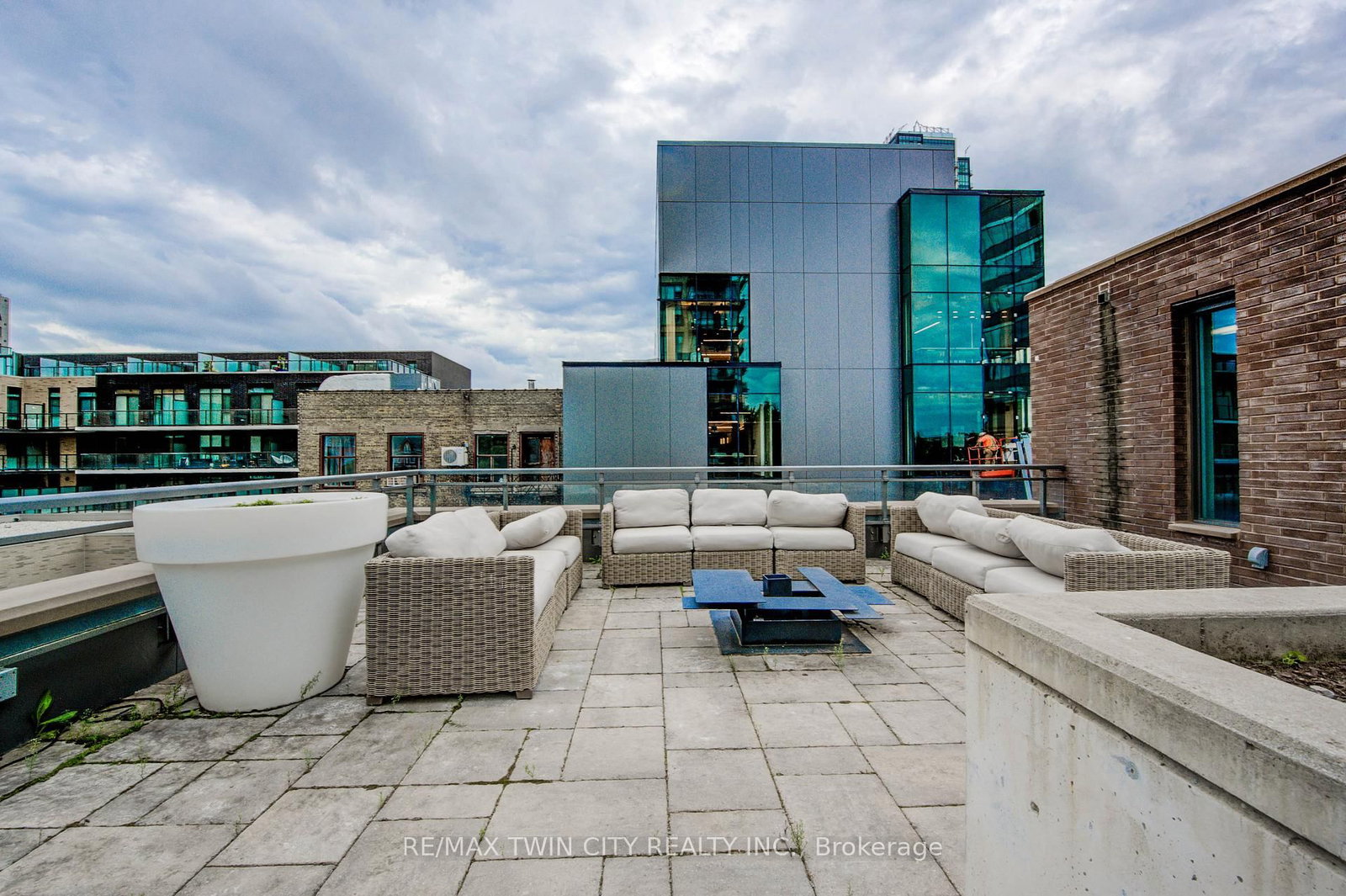 85 Duke Street W, Unit 112 - Photo 4