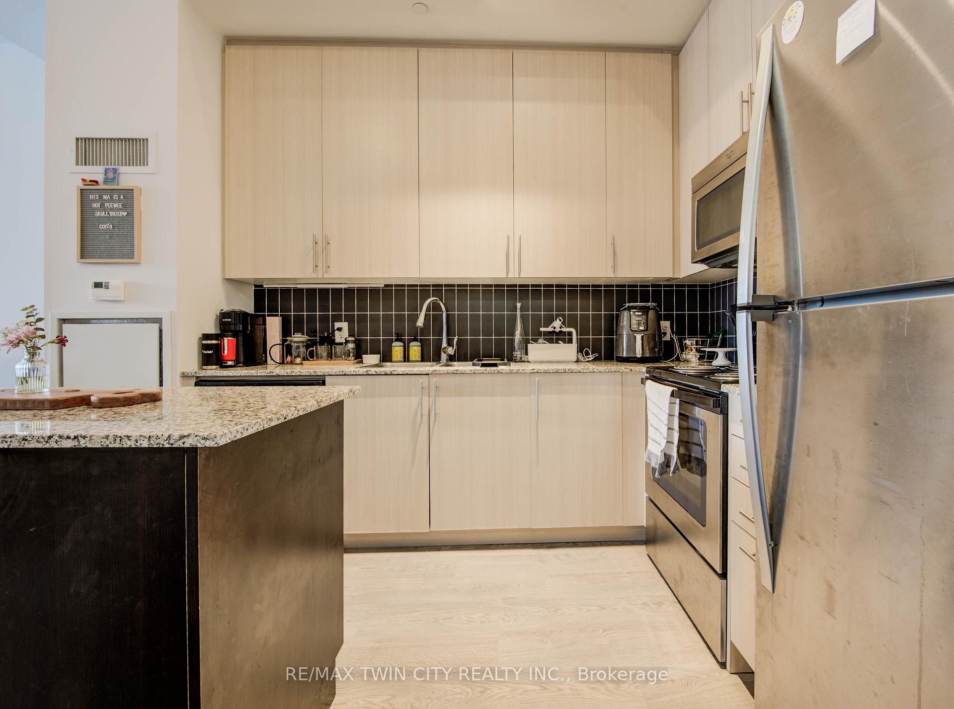 85 Duke Street W, Unit 112