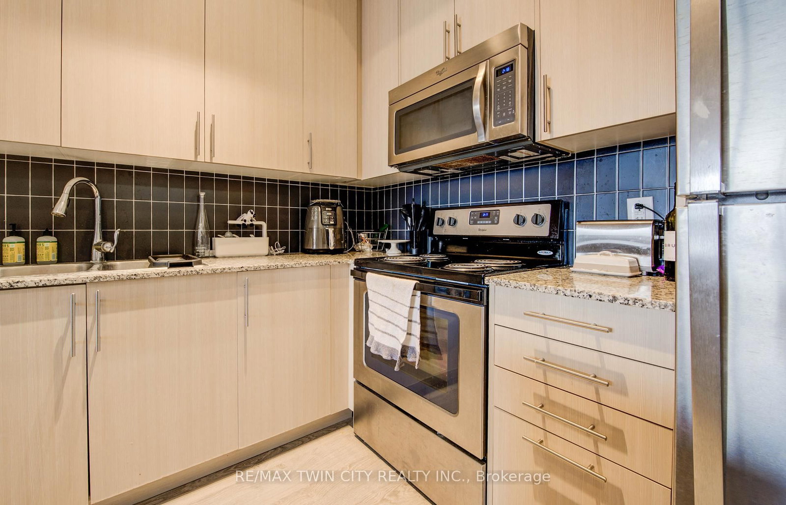 85 Duke Street W, Unit 112 - Photo 9