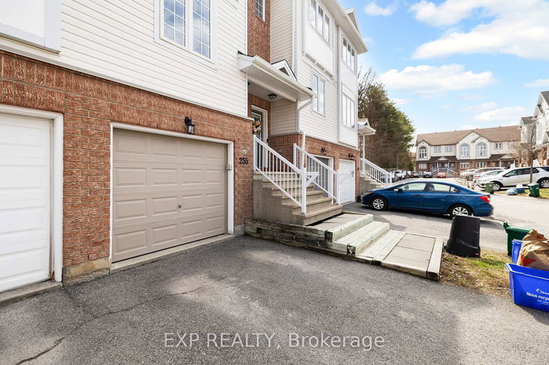 255 Gershwin Private, Ottawa, K2H 1G5 | Image 3