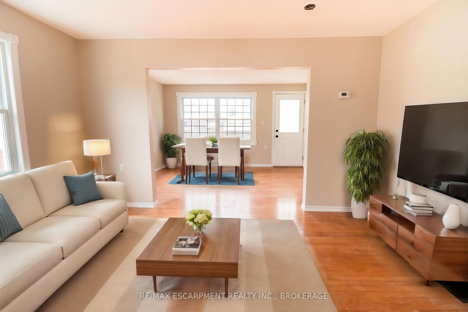 539 Woodlawn Road, Unit 1 - Photo 3