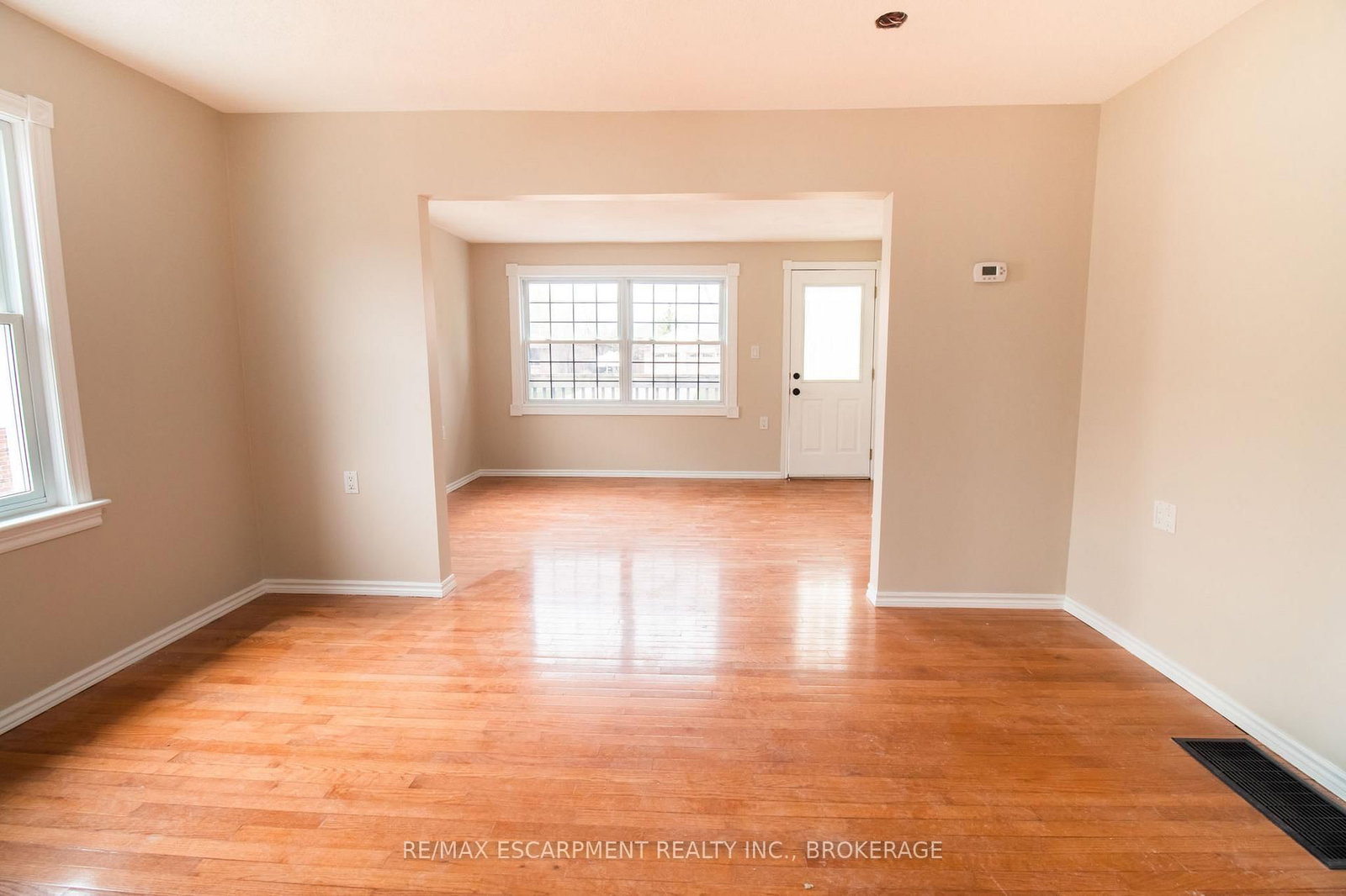 539 Woodlawn Road, Unit 1 - Photo 4