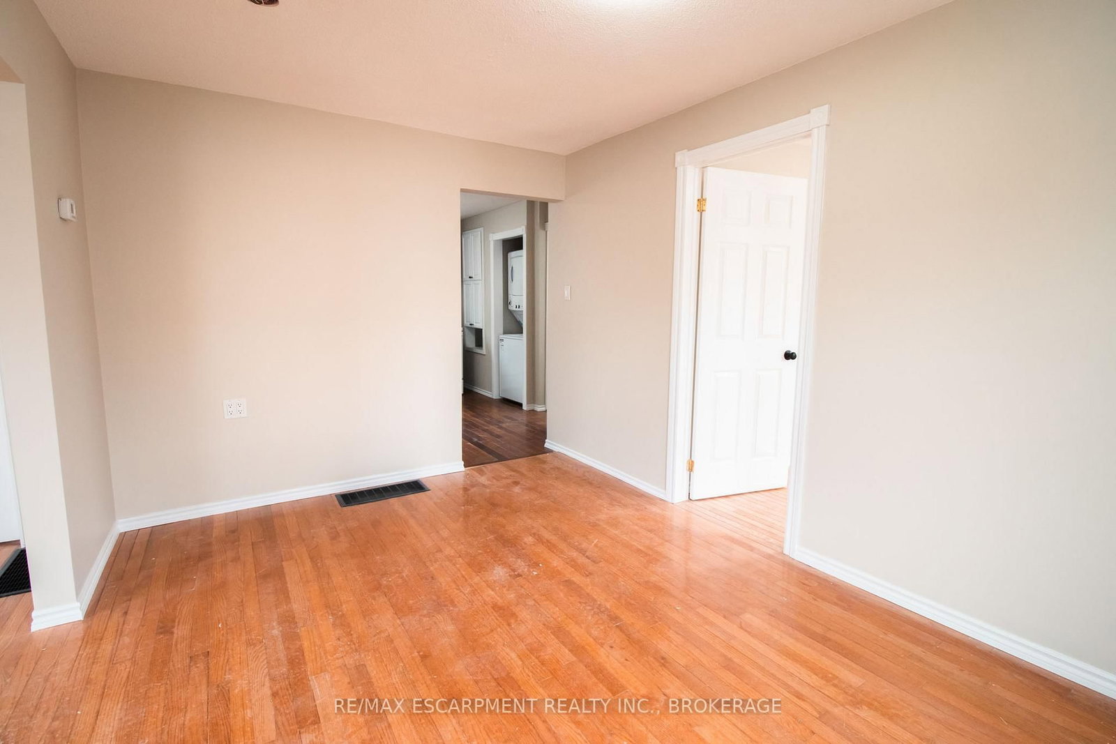 539 Woodlawn Road, Unit 1 - Photo 7