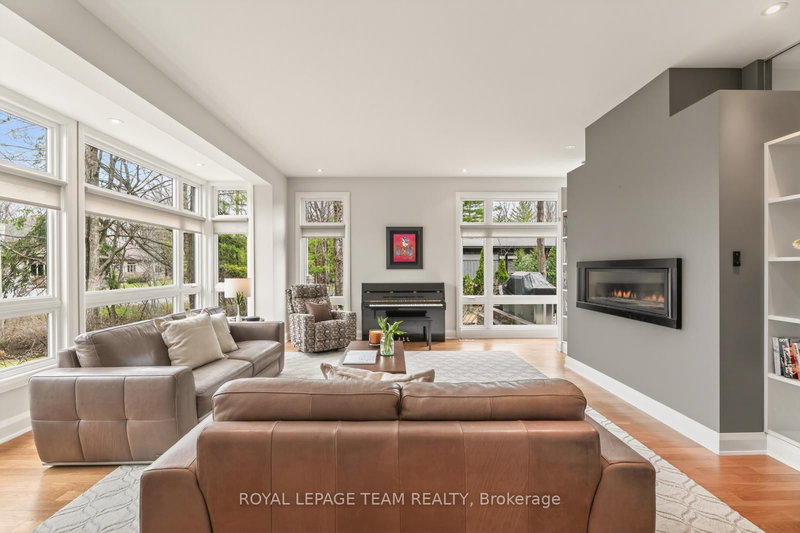 17 KAYMAR Dr, Ottawa, K1J 7C8 | Image 3