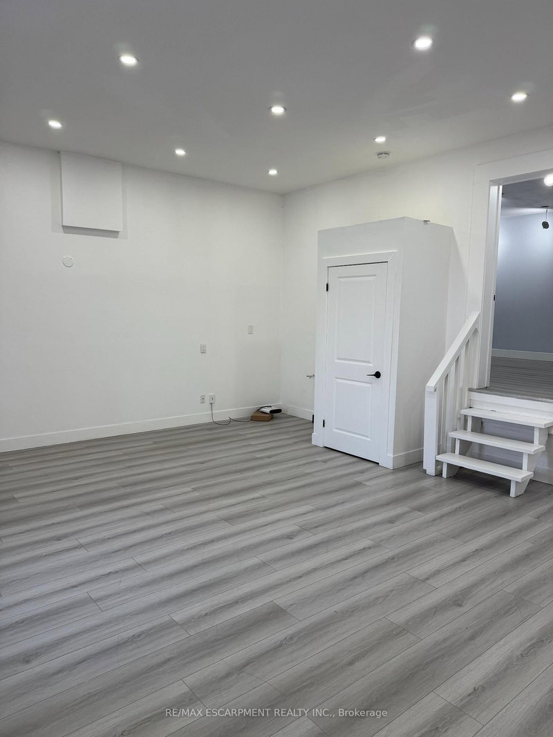 161 Kenilworth Ave N, Hamilton, L8H 4R9 | Image 2